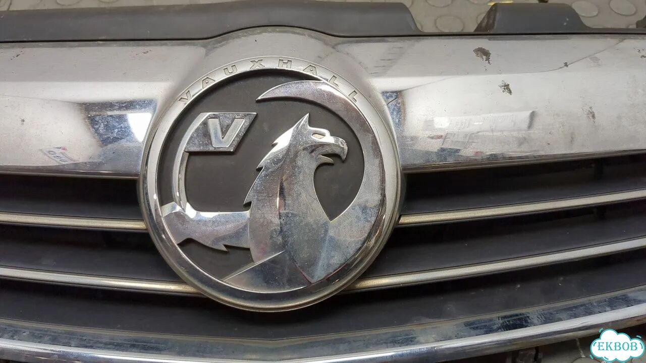 Решетка радиатора Opel Zafira B фото 2