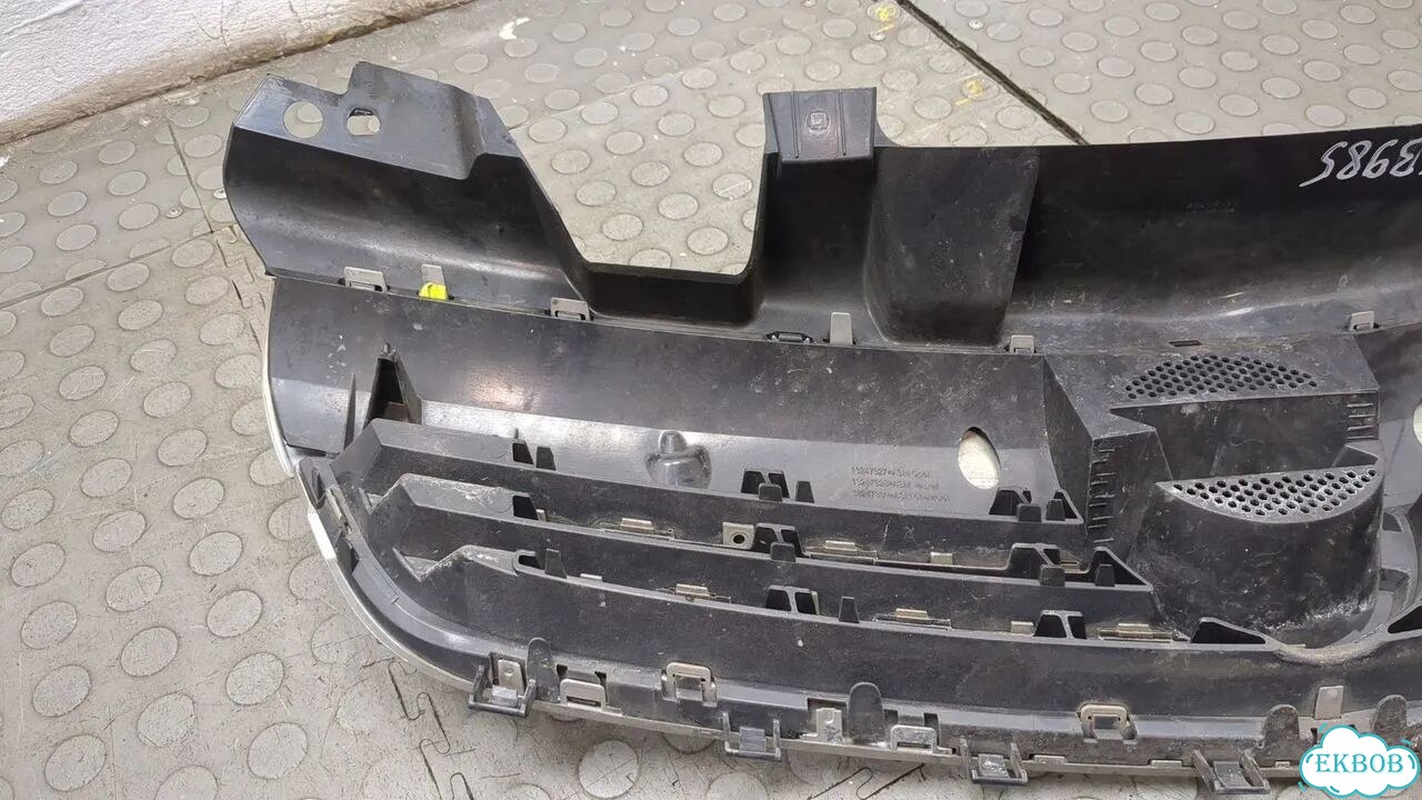 Решетка радиатора Opel Zafira B фото 7