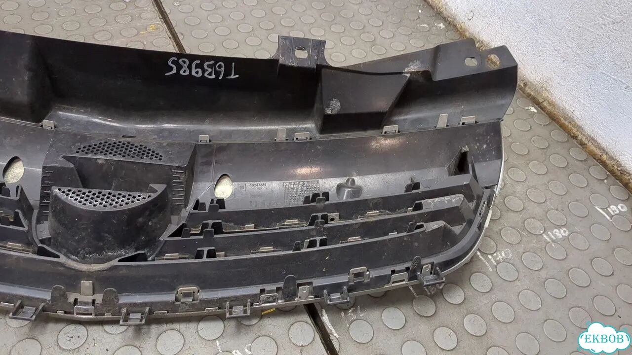 Решетка радиатора Opel Zafira B фото 8