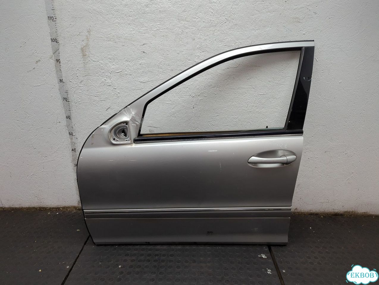 Дверь боковая левая передняя Mercedes C W203 фото 1