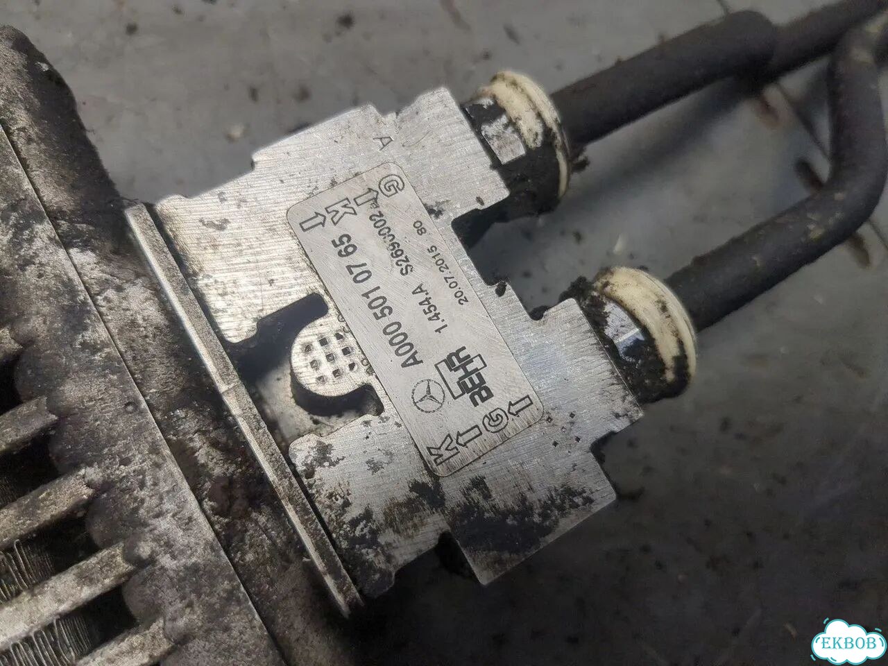 Радиатор масляный Mercedes Vito W447 фото 2
