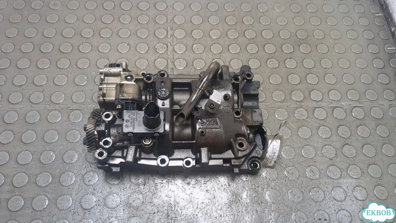 Насос масляный Audi A4 (B8) фото 1