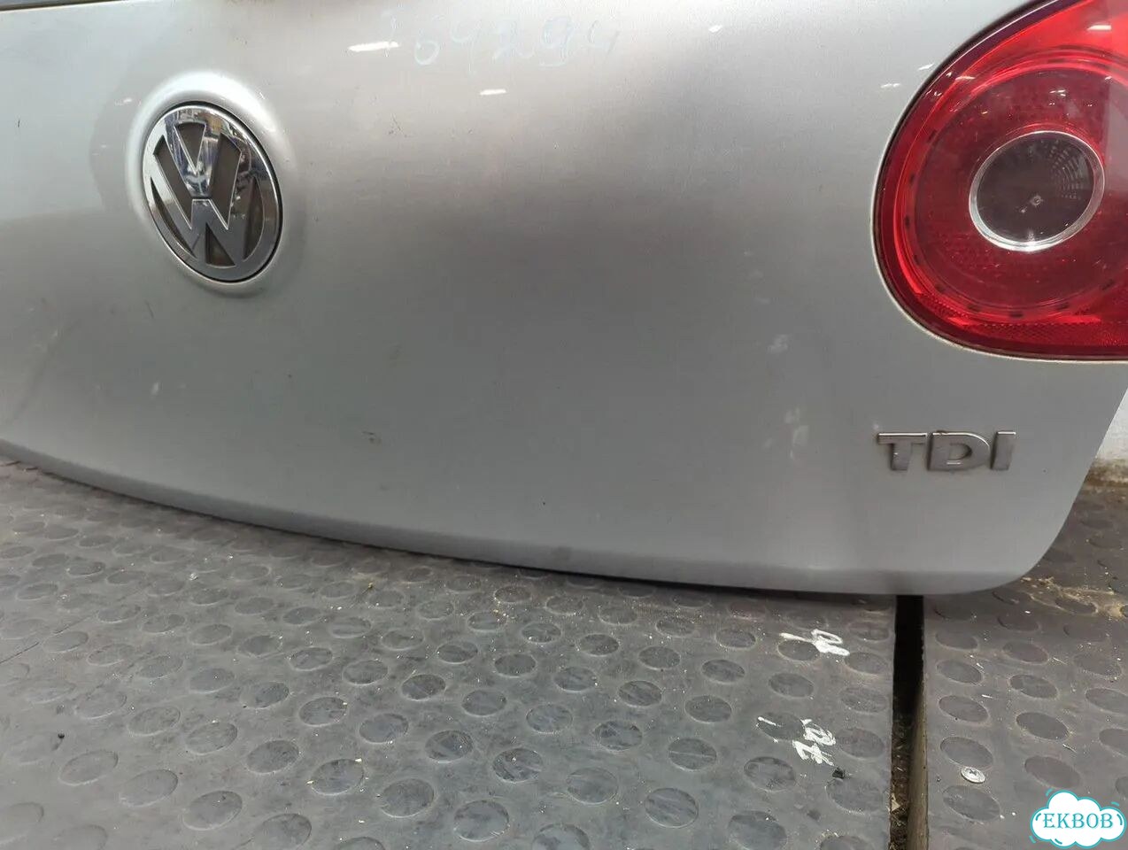 Крышка багажника Volkswagen Golf 5 фото 9