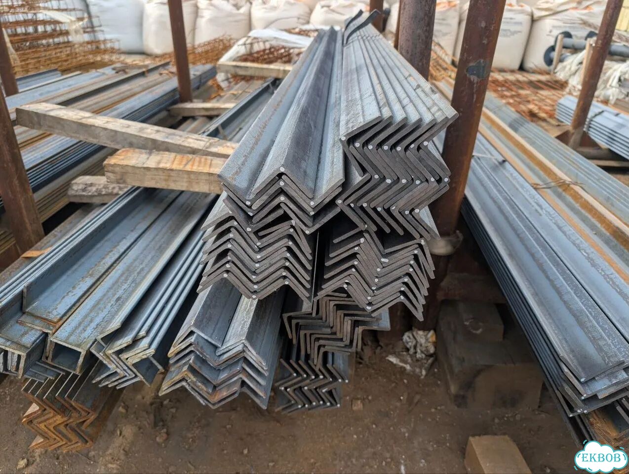 Металлический уголок 50х50 фото 1