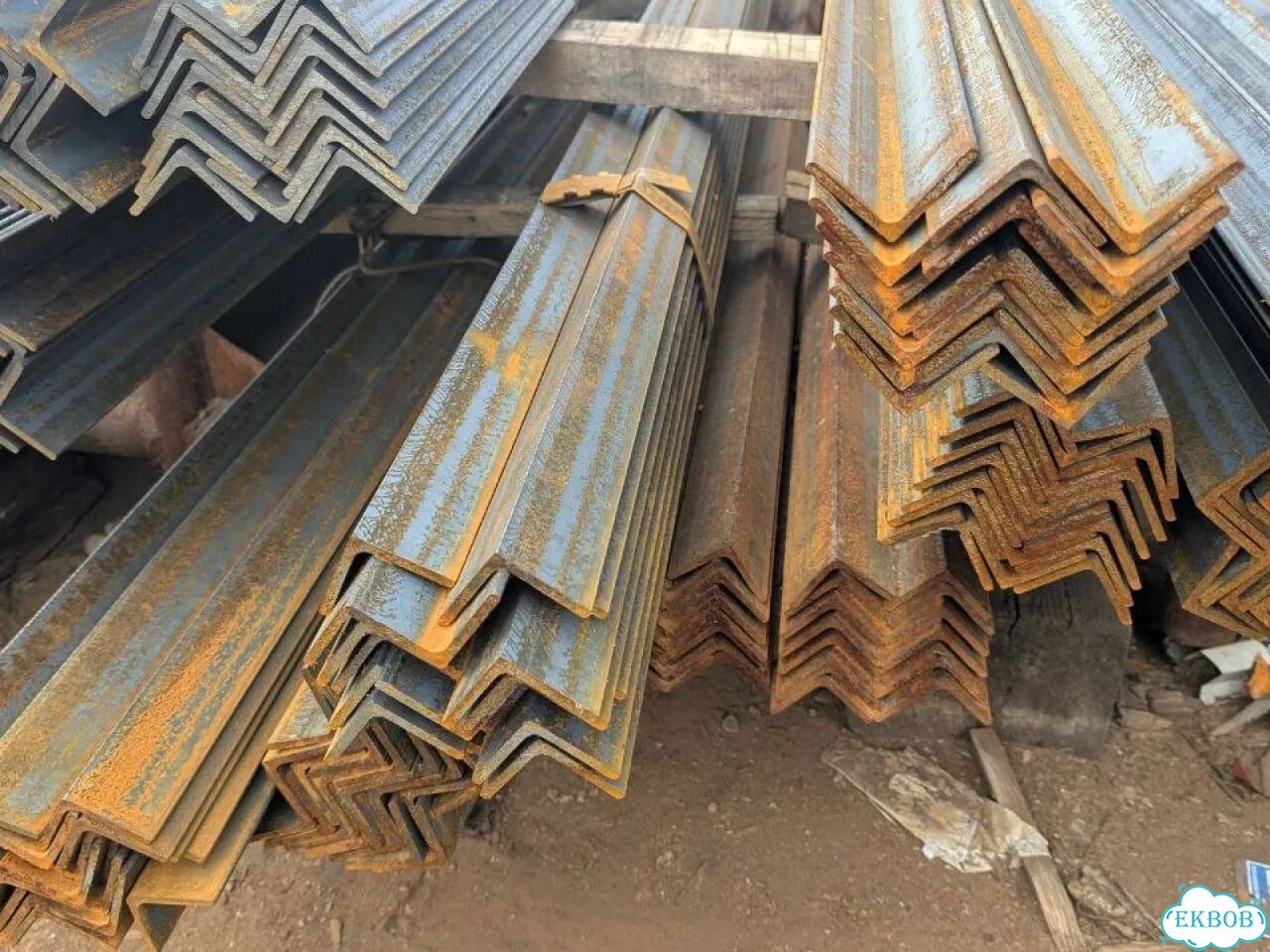 Металлический уголок 50х50 фото 6