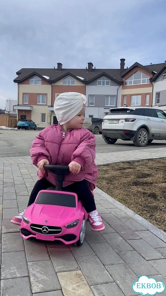 Машинка толокар розовый mercedes фото 4