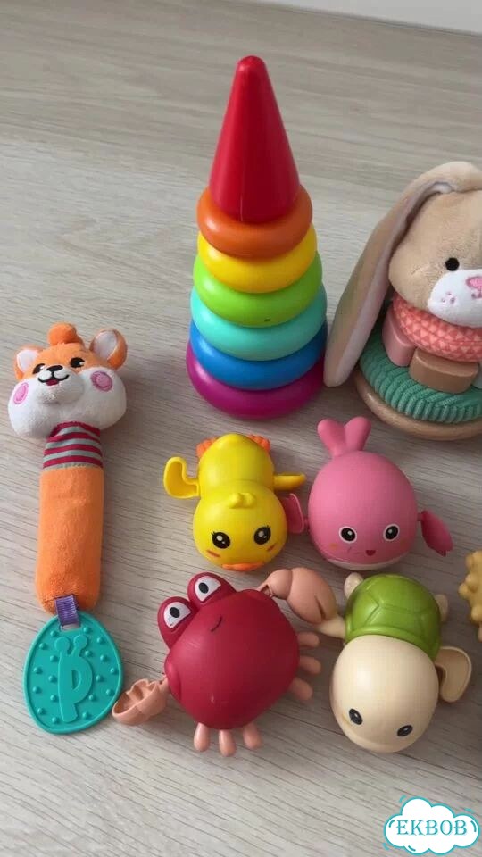 Игрушки для малышей до года пакетом фото 1