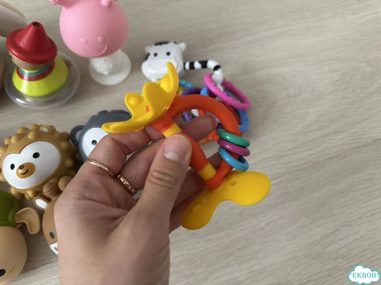 Игрушки для малышей до года пакетом фото 9