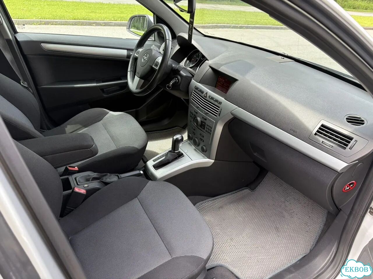 Opel Astra 1.8 AT, 2010, 191 251 км фото 10