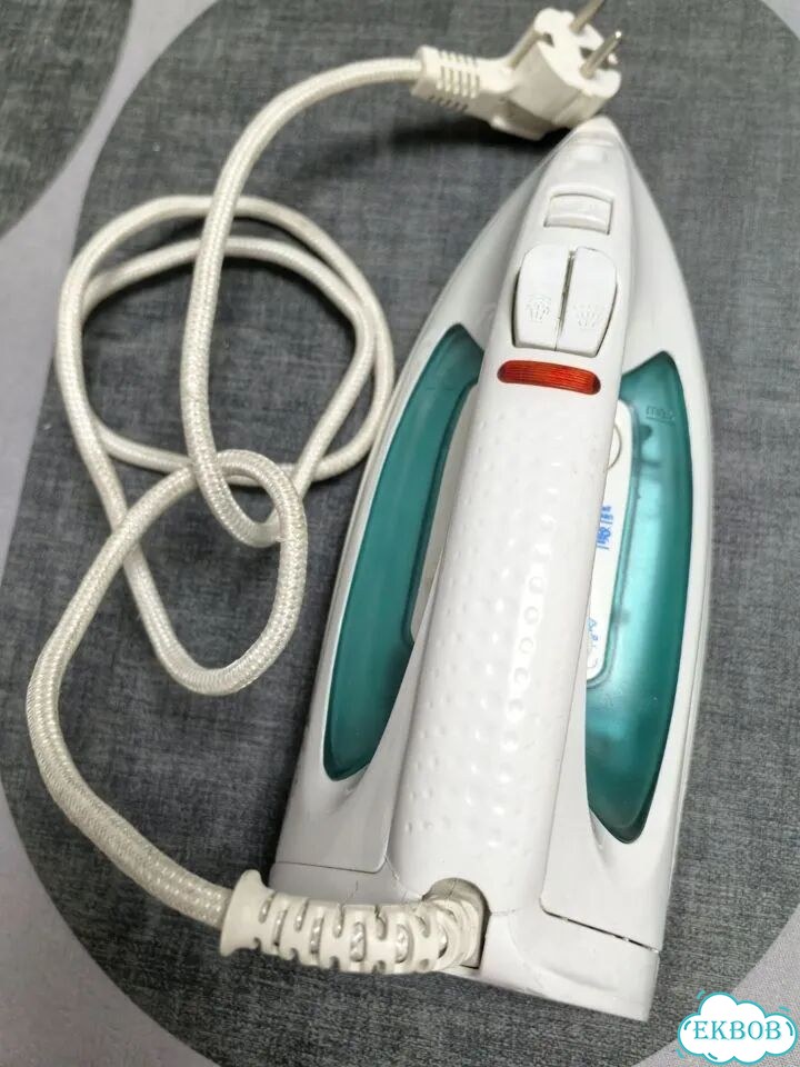 Утюг б/у 1200 вт фото 2