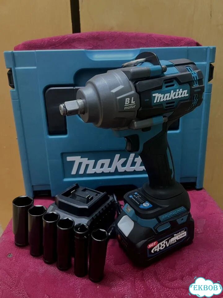 Бесщеточный гайковерт Makita 1200 в кейсе фото 2