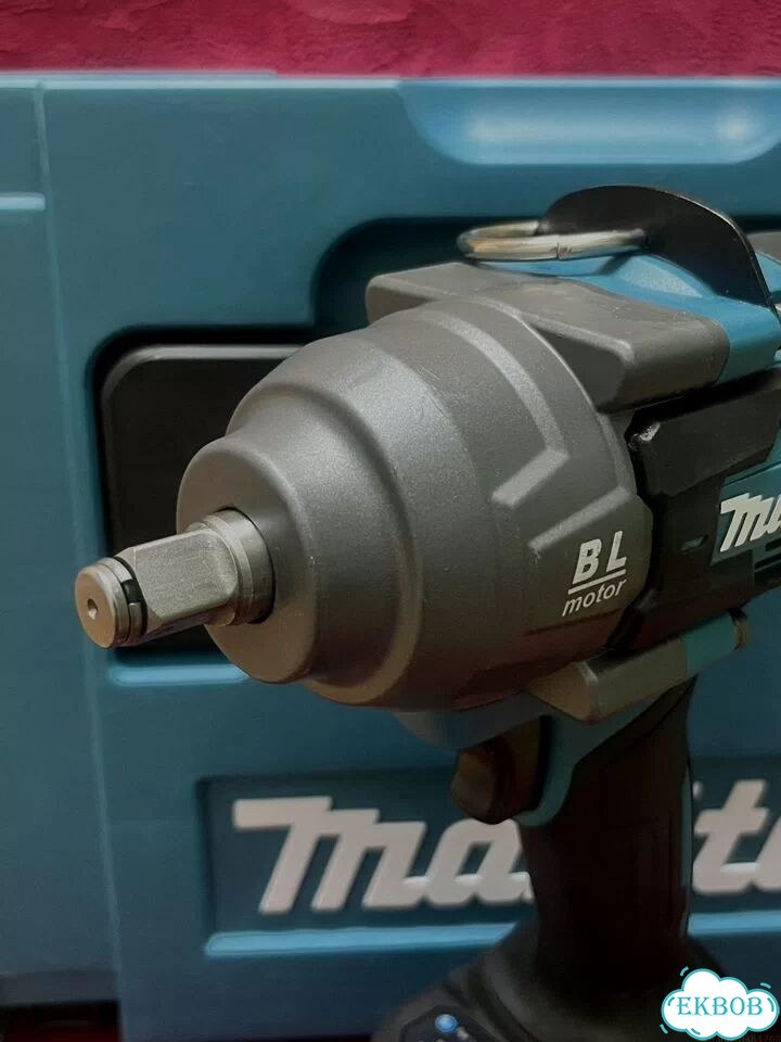 Бесщеточный гайковерт Makita 1200 в кейсе фото 6