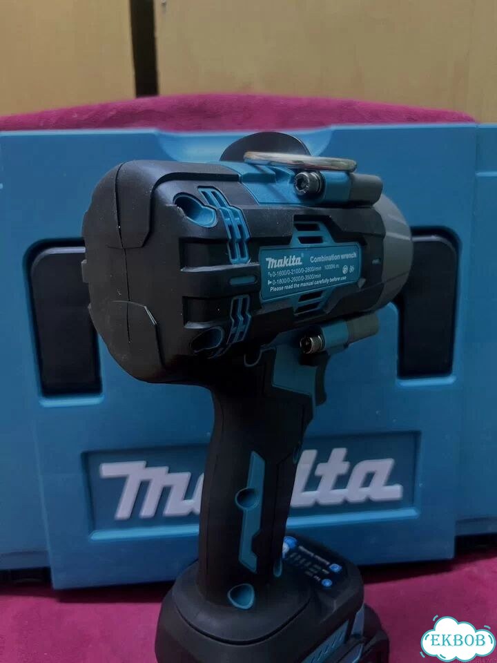 Бесщеточный гайковерт Makita 1200 в кейсе фото 8