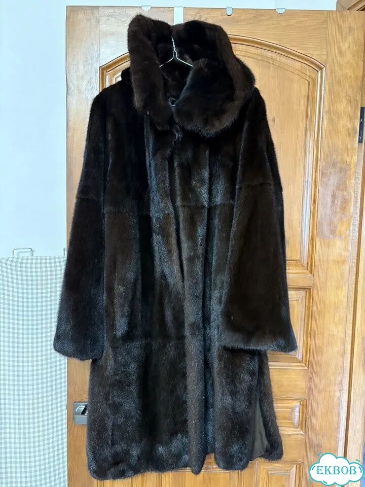 Шуба норковая с капюшоном из натурального меха фото 2