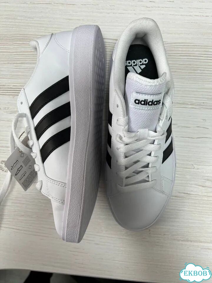 Кроссовки новые женские Adidas фото 10