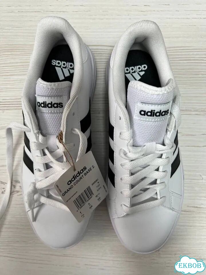 Кроссовки новые женские Adidas фото 9