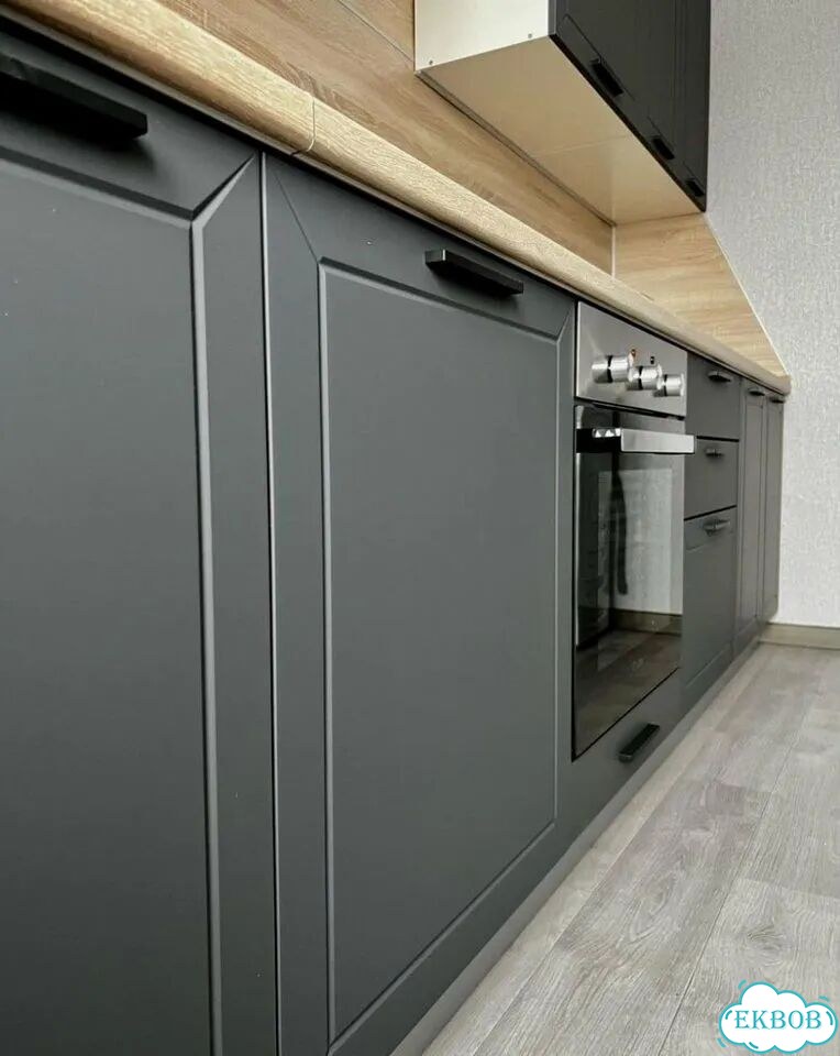 Кухонный гарнитур мдф с аккуратными фасадами фото 4