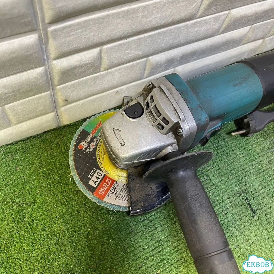 Ушм Makita 9558HNR фото 2