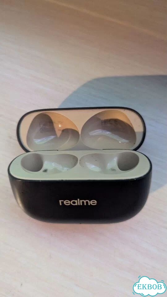 Кейс от Realme buds t300 фото 1