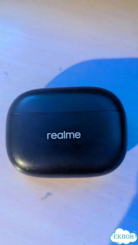 Кейс от Realme buds t300 фото 2