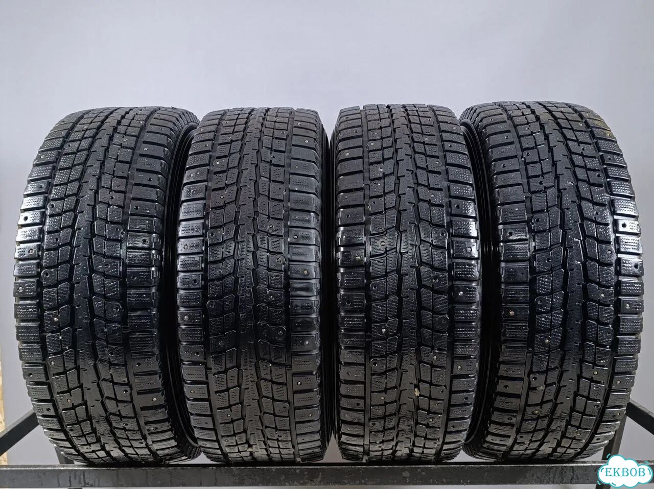 Dunlop SP Winter Ice 01 265/70 R16 112T фото 1