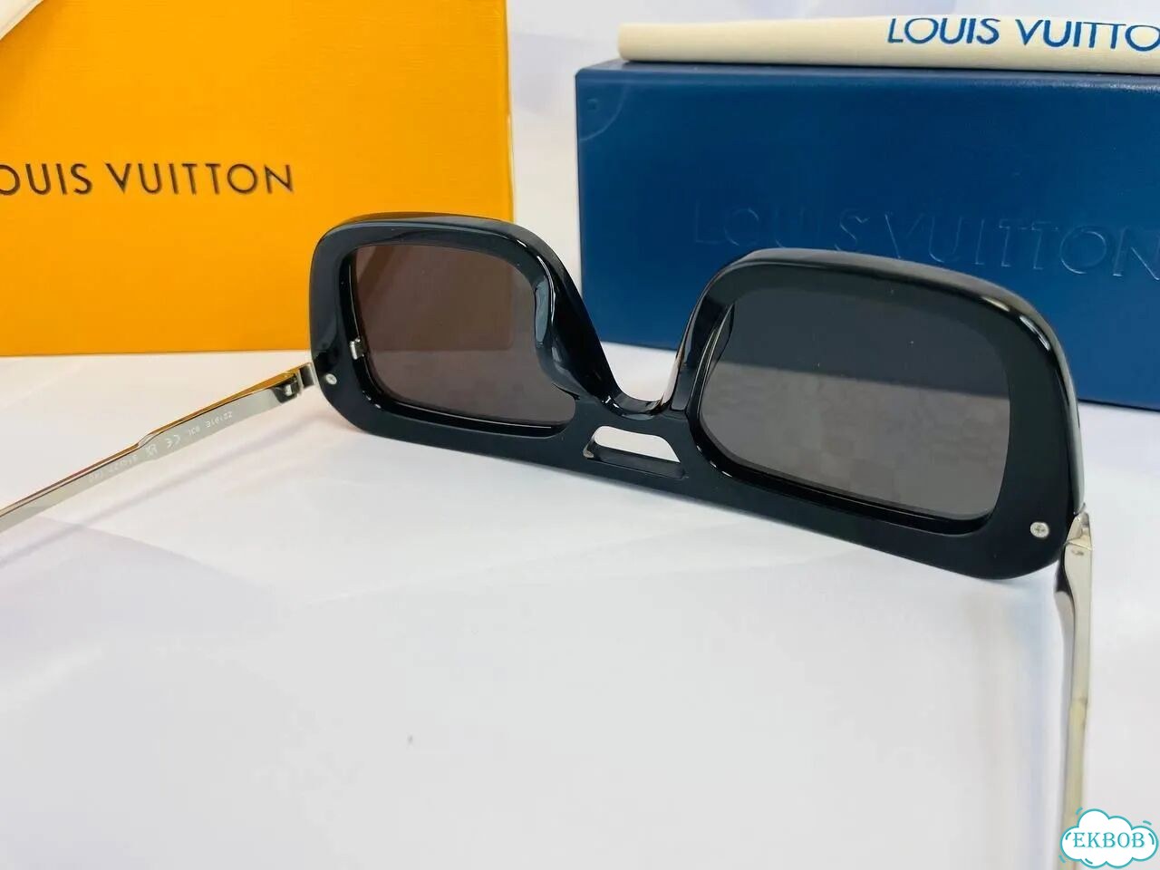 Солнцезащитные очки louis vuitton фото 9
