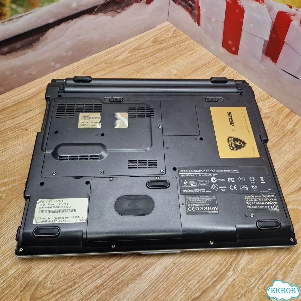 Эксклюзивный ноутбук Asus Lamborghini VX1 2006года фото 6