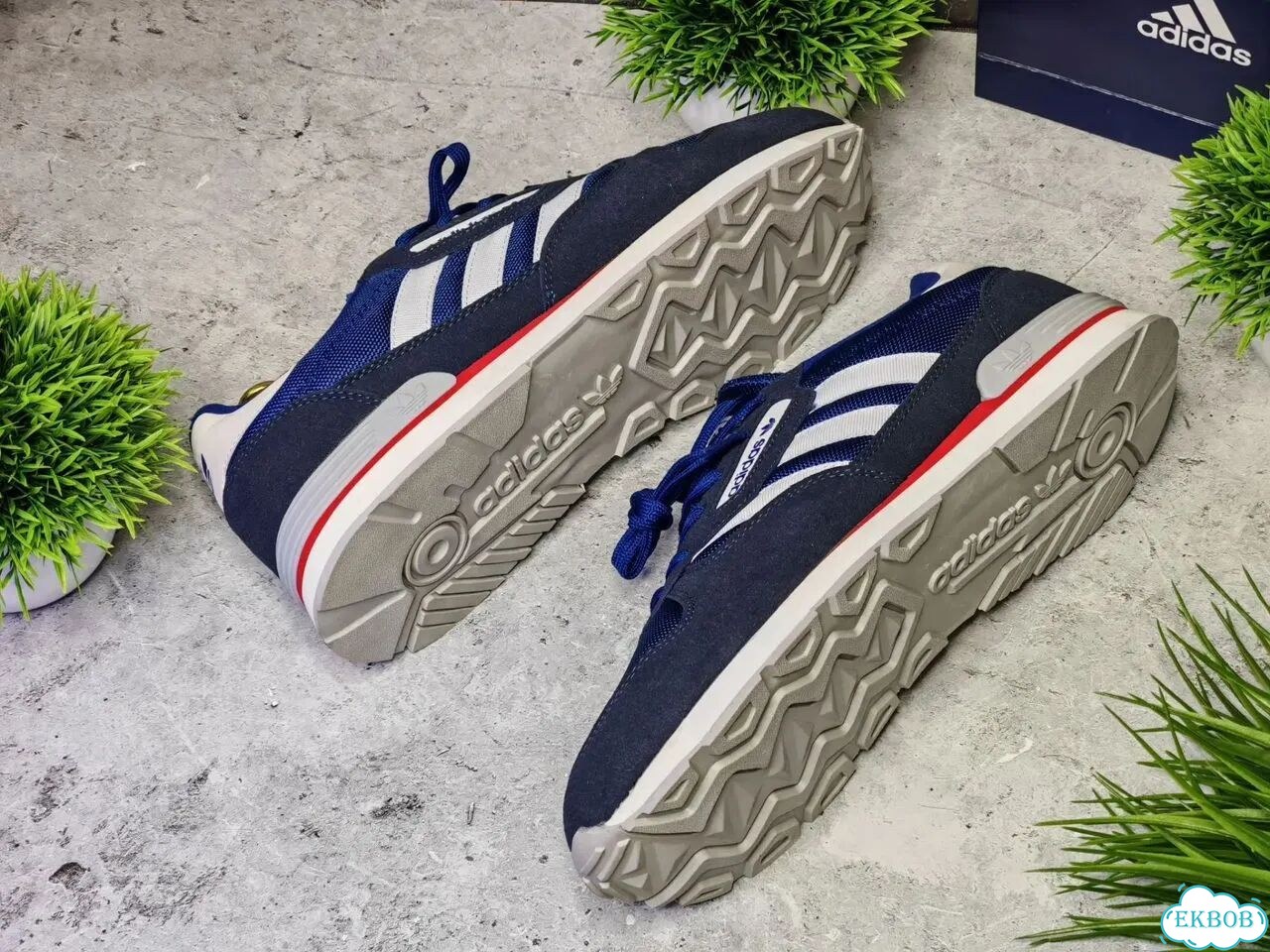 Кроссовки Adidas замша+текстиль фото 3
