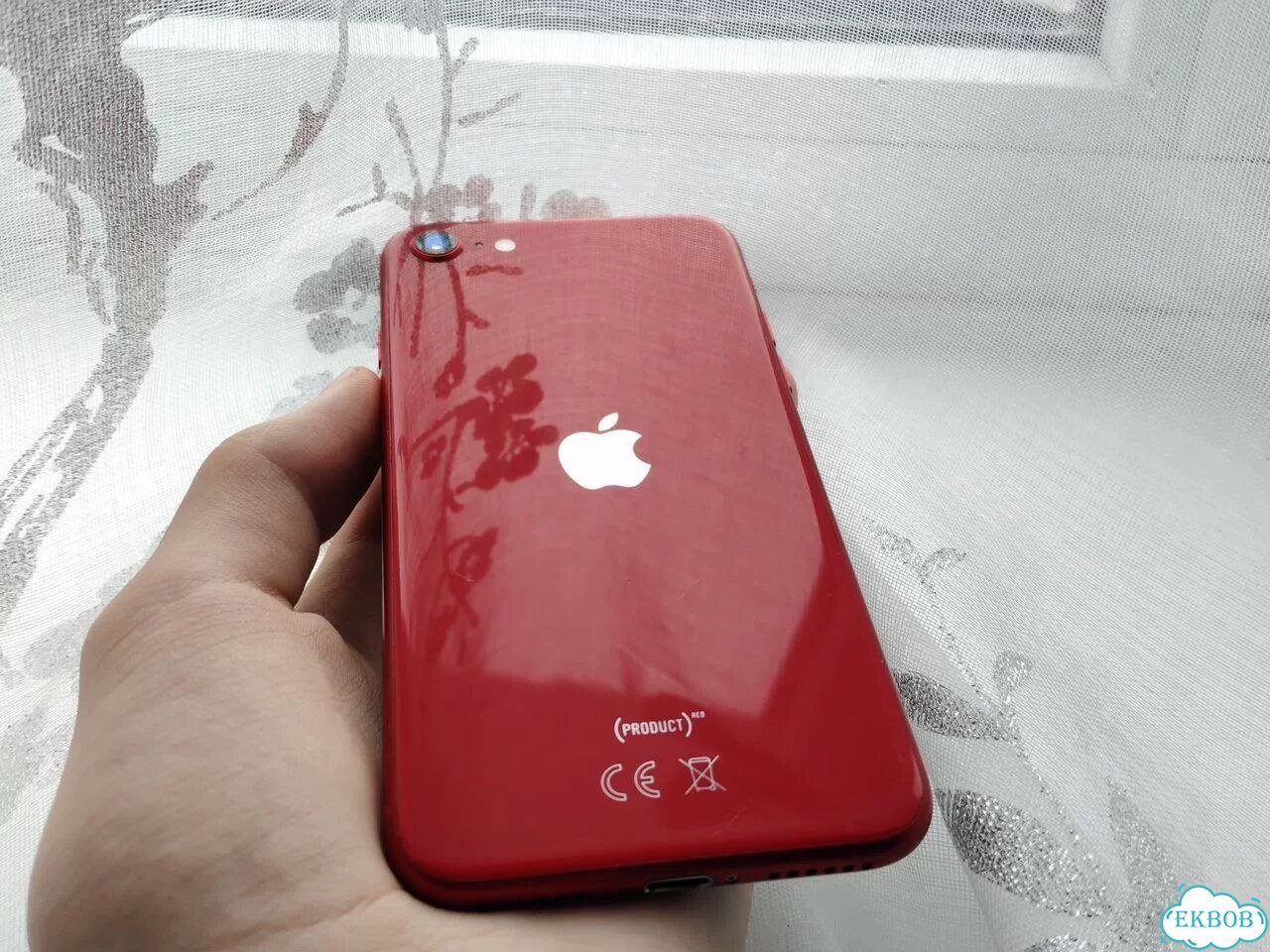 iPhone SE (2020), 128 ГБ, SIM + eSIM фото 1