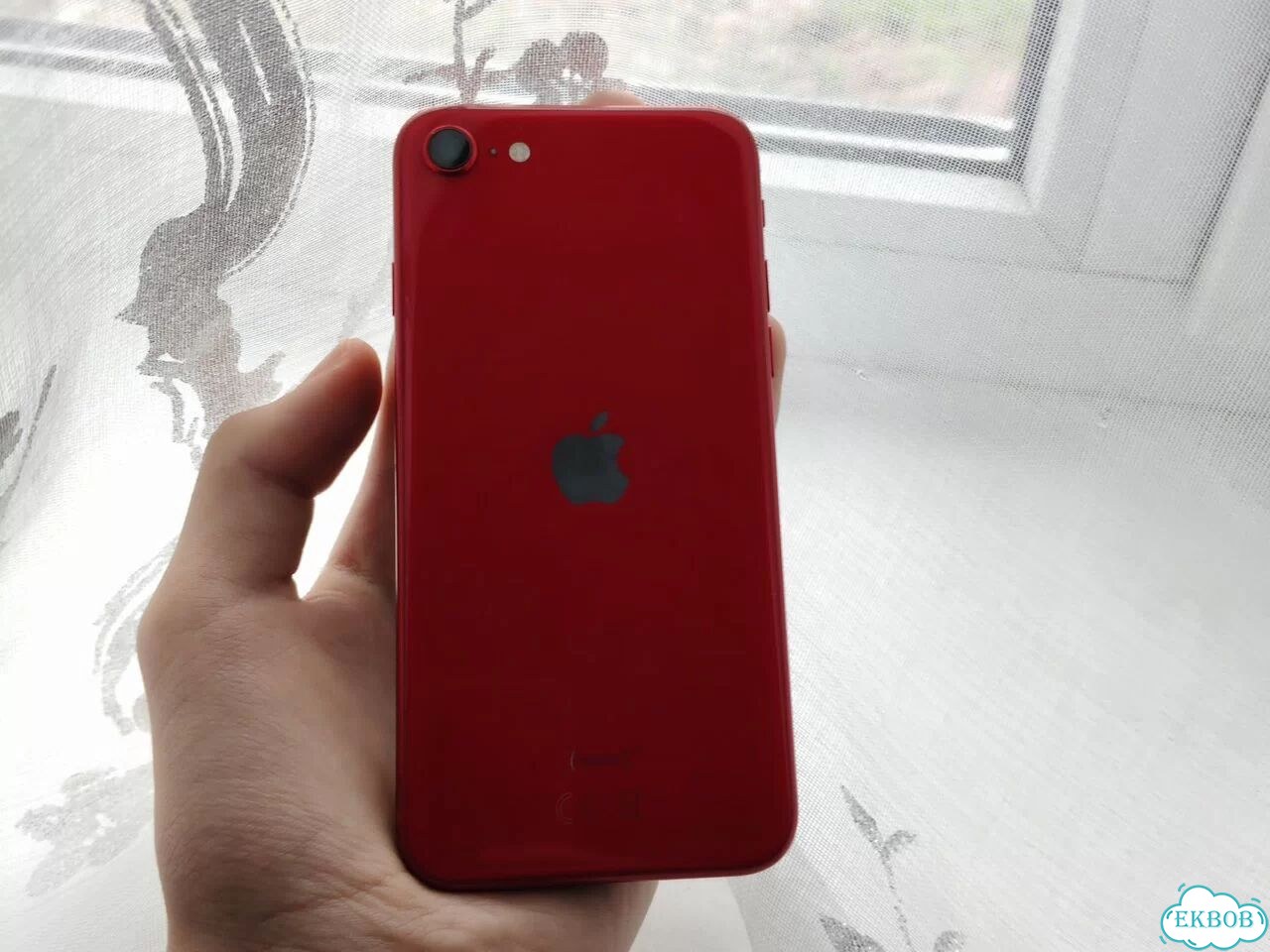 iPhone SE (2020), 128 ГБ, SIM + eSIM фото 2