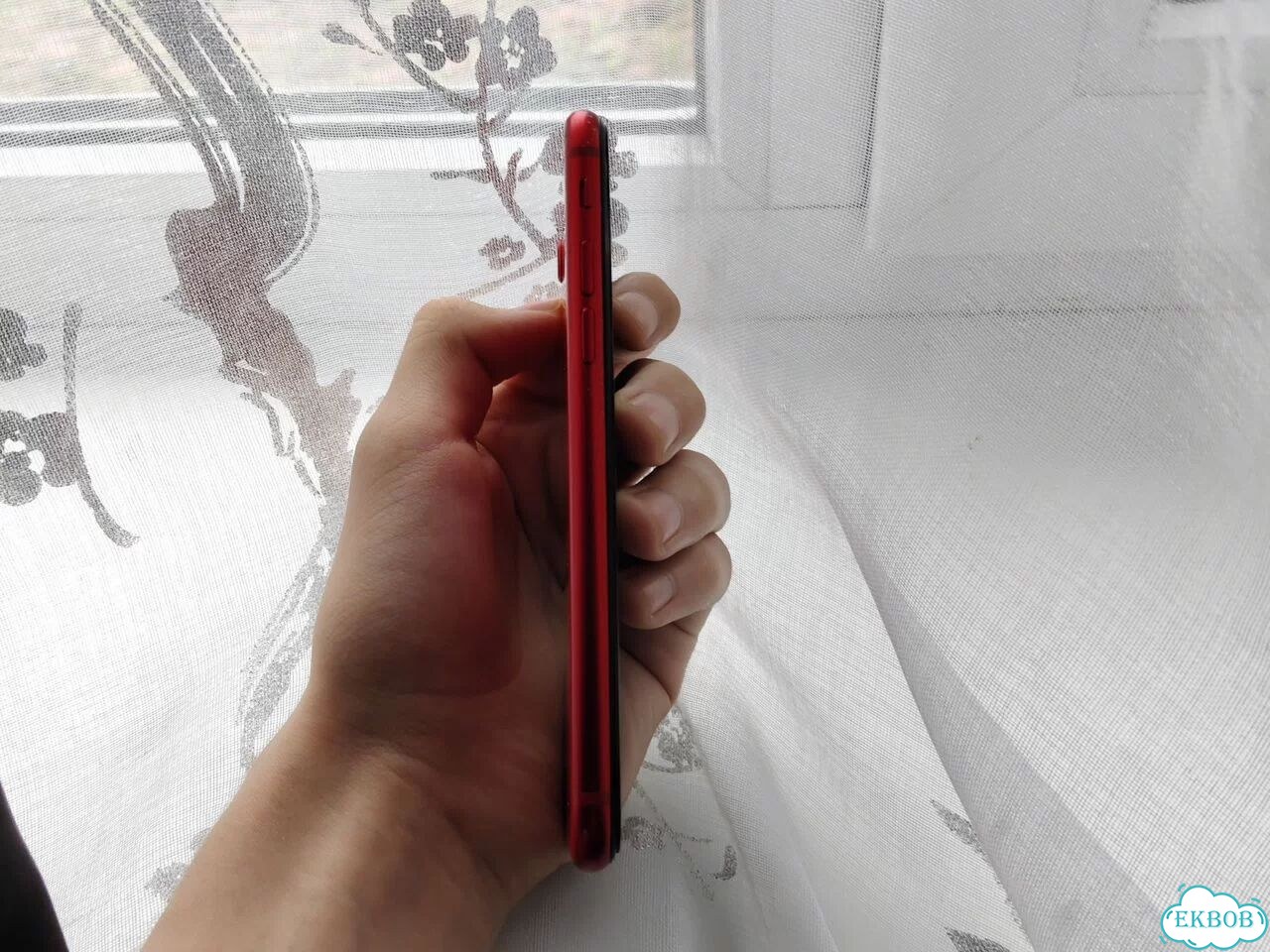 iPhone SE (2020), 128 ГБ, SIM + eSIM фото 4