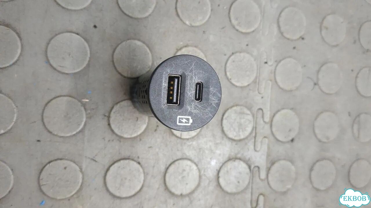 Разъем AUX/USB Ford Kuga фото 5