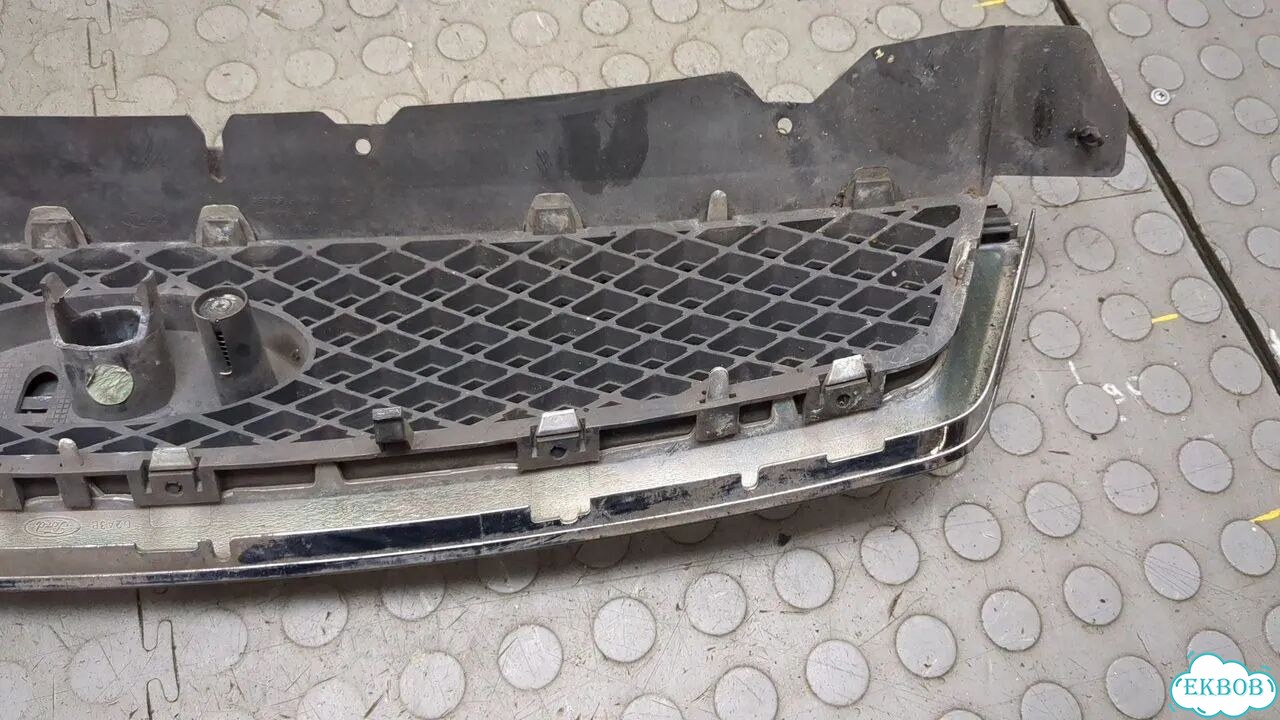 Решетка радиатора Ford Focus 2 фото 8
