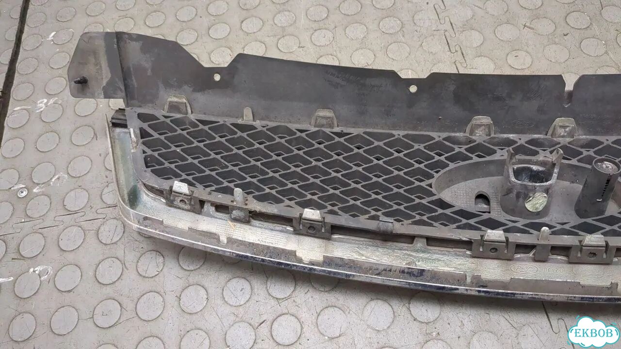 Решетка радиатора Ford Focus 2 фото 9