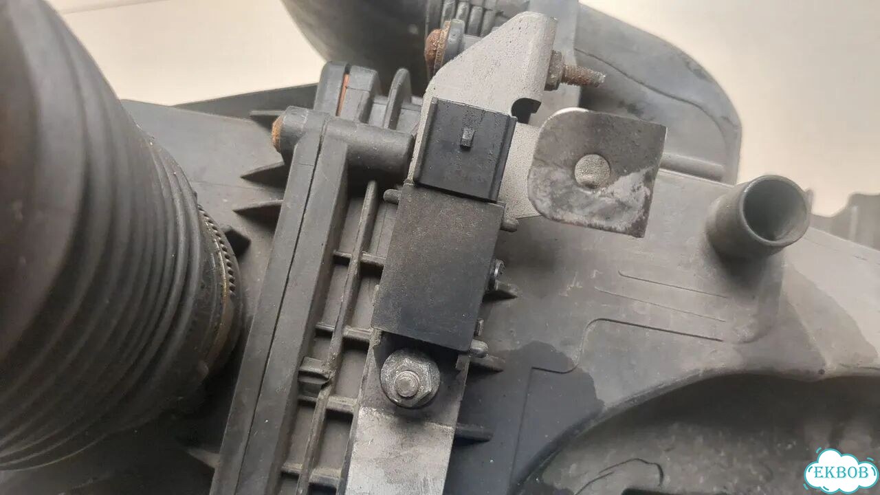 Корпус воздушного фильтра Ford Fiesta фото 4