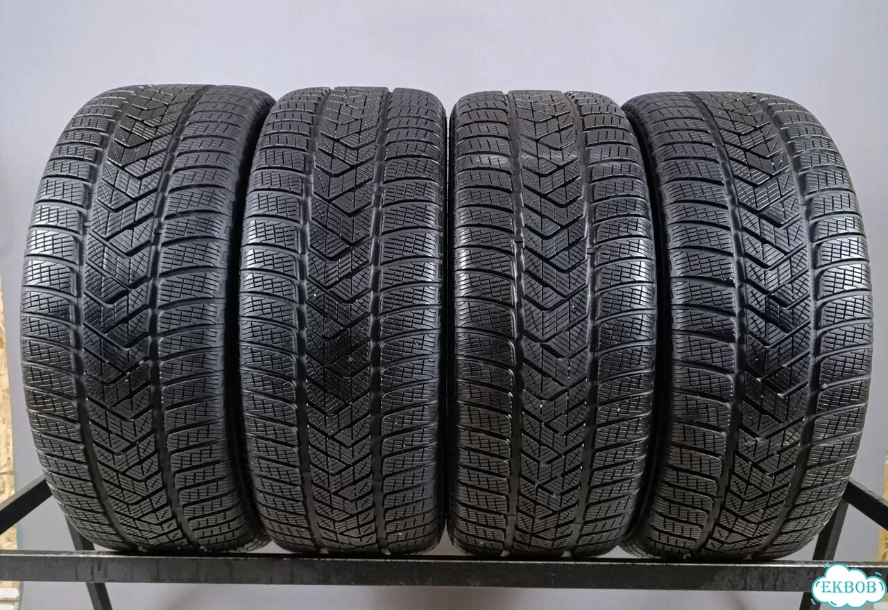Pirelli Scorpion Winter 255/40 R21 102V фото 1
