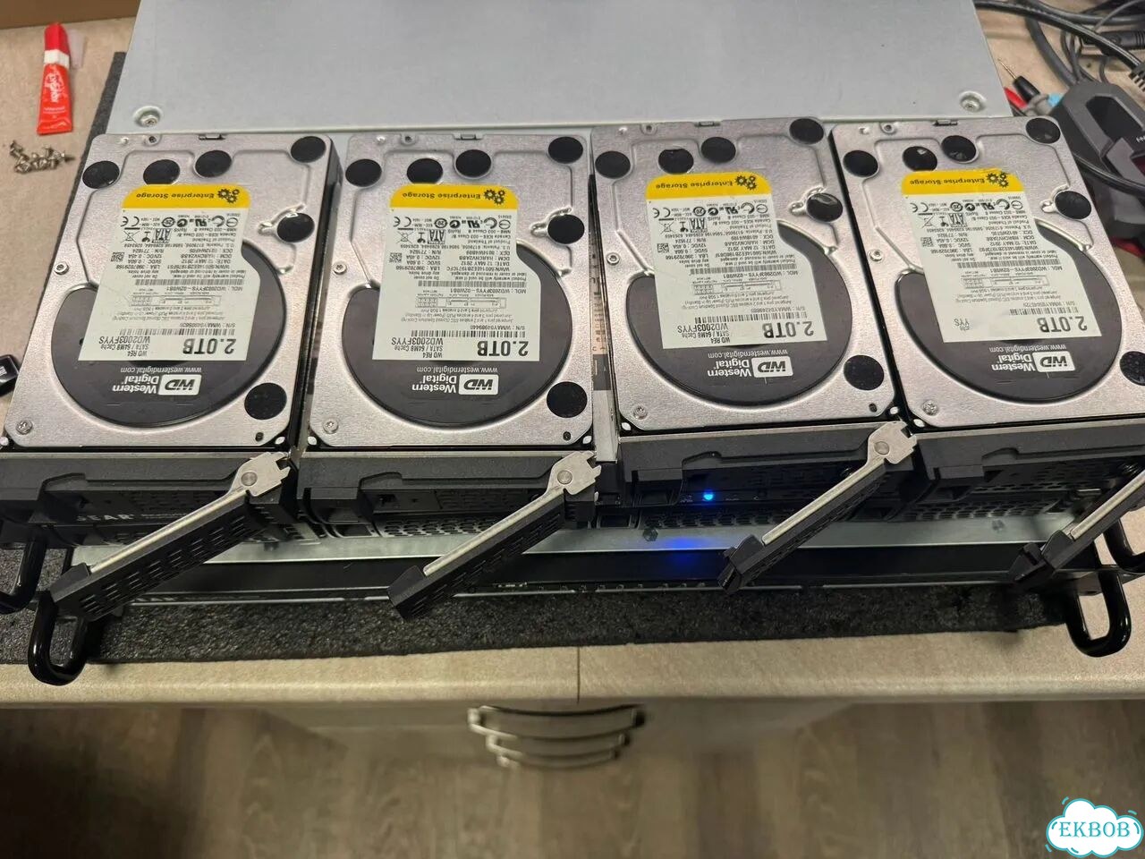 Сетевое хранилище на 4 диска Netgear radynas 2100 фото 2