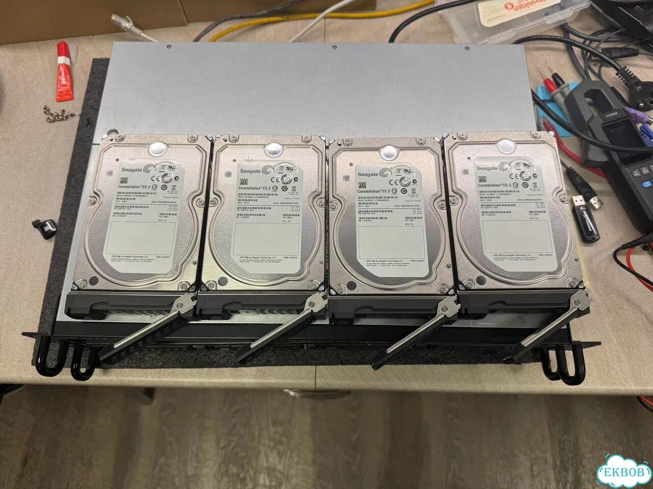 Сетевое хранилище на 4 диска Netgear radynas 2100 фото 3
