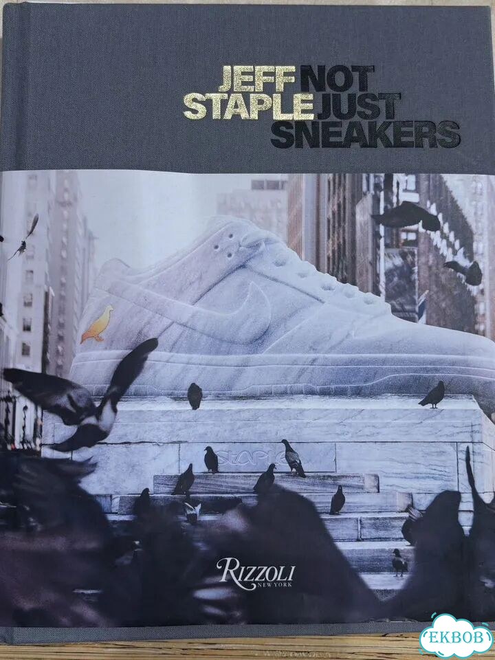 Книга jeff staple not just sneakers фото 1