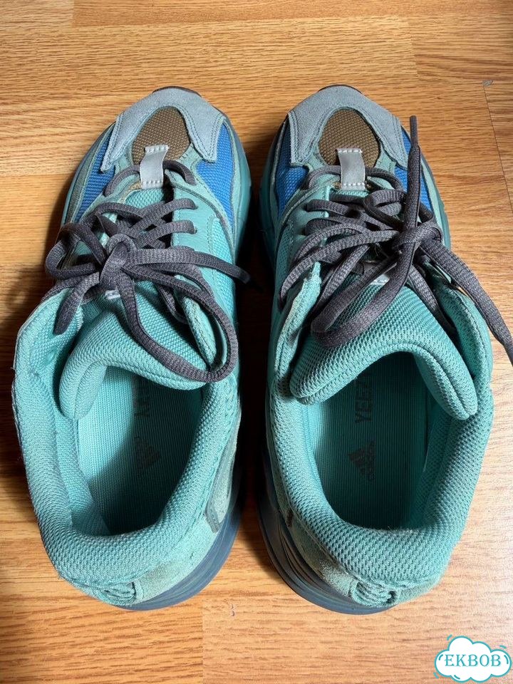 Adidas yeezy boost 700 фото 1