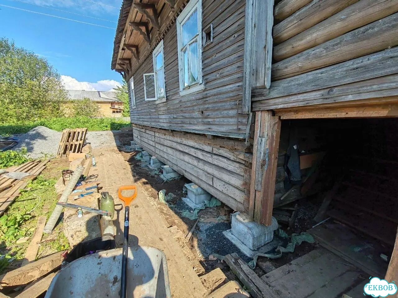 Подъём дома Замена венцов Подъём домов Ремонт срубов фото 4