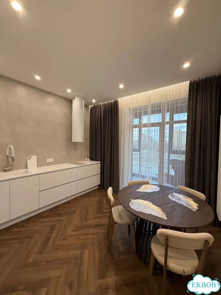 2-к. квартира, 83 м², 5/18 эт. фото 1