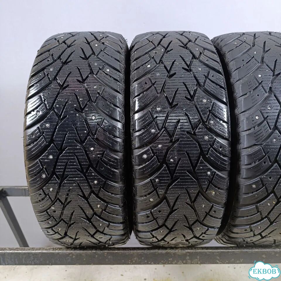 Royal Black Royal Stud 205/55 R16 94T фото 2