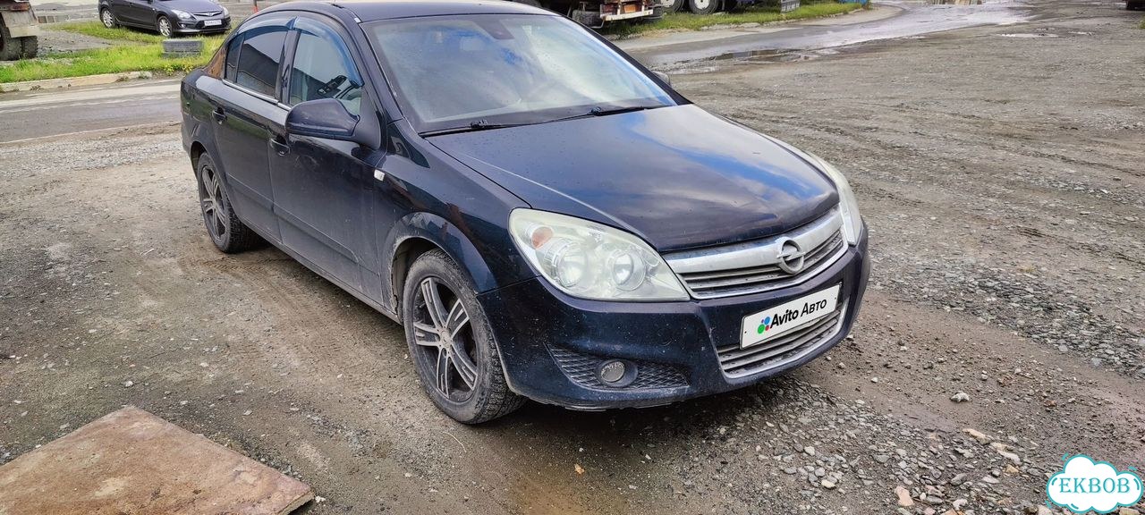 Opel Astra 1.8 AT, 2010, битый, 160 000 км фото 2