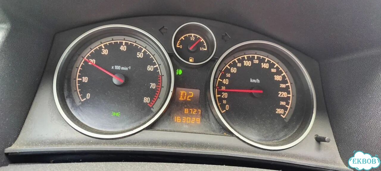 Opel Astra 1.8 AT, 2010, битый, 160 000 км фото 6