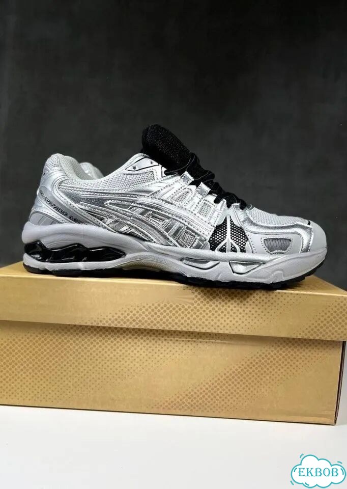 Кроссовки Asics фото 1