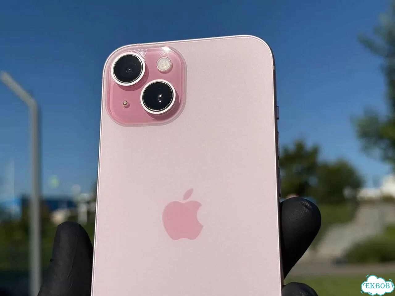 iPhone 15, 256 ГБ, SIM + eSIM фото 2