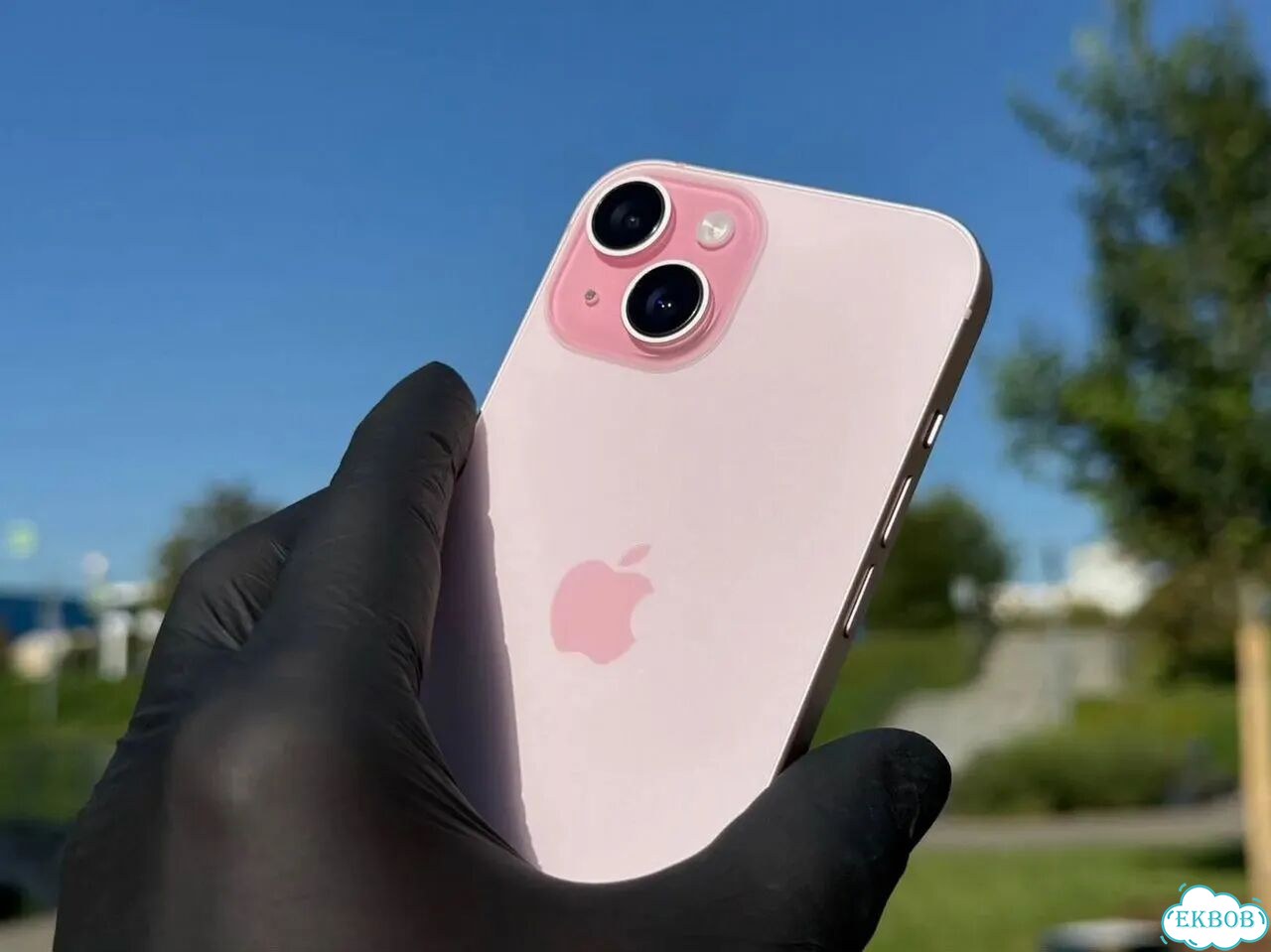 iPhone 15, 256 ГБ, SIM + eSIM фото 3