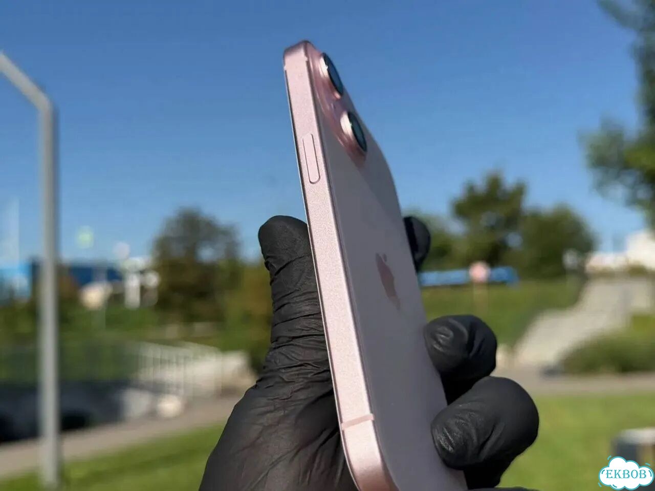iPhone 15, 256 ГБ, SIM + eSIM фото 5
