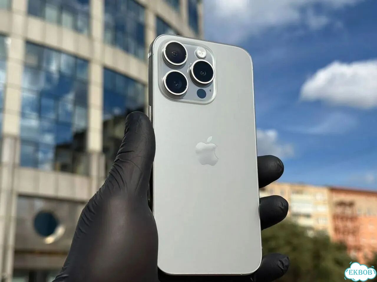 iPhone 15 Pro, 1 ТБ, SIM + eSIM фото 1